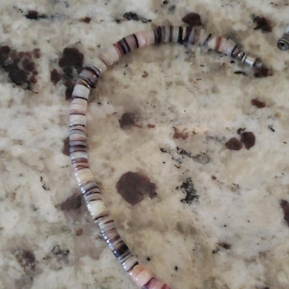 3/$20 Shell Necklace ⚓🥁 - Picture 4 of 6